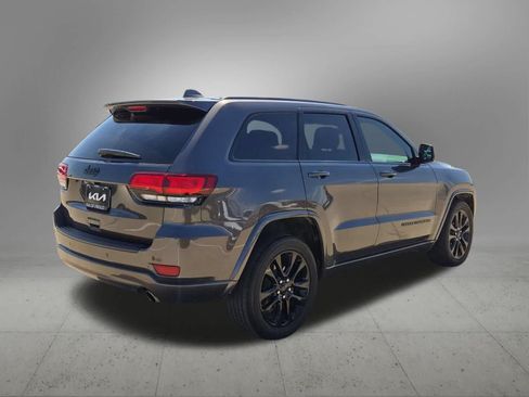 Used 2019 Jeep Grand Cherokee Altitude RWD image 6