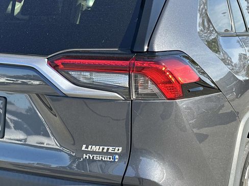 Used 2020 Toyota RAV4 Limited image 11