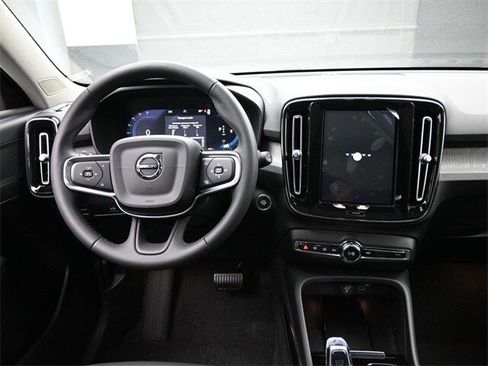 New 2024 Volvo XC40 B5 Plus w/ Protection Package Premier image 9