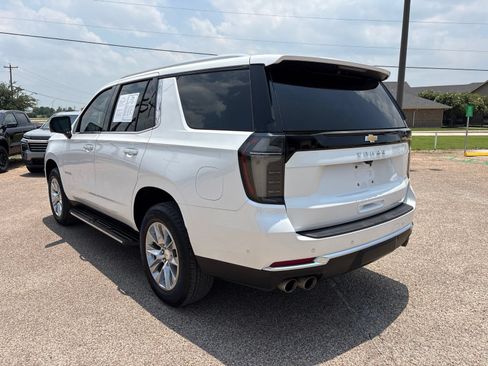 Used 2025 Chevrolet Tahoe Premier AWD/4WD image 4