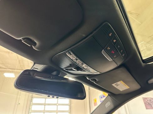 Used 2018 Mercedes-Benz C 300 Sedan image 31