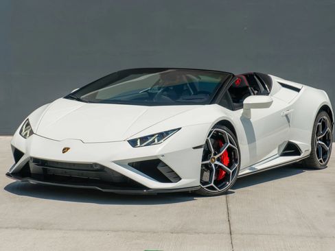 Used 2023 Lamborghini Huracan EVO RWD image 4