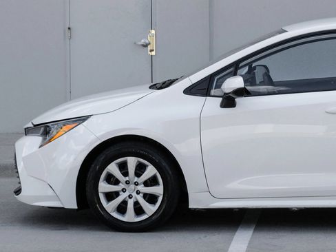 Used 2023 Toyota Corolla LE FWD image 17