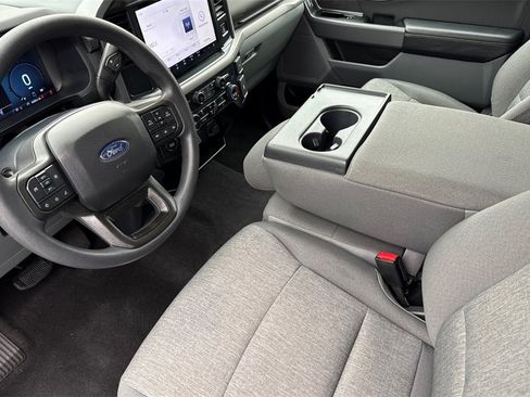 Used 2025 Ford F150 XLT image 4