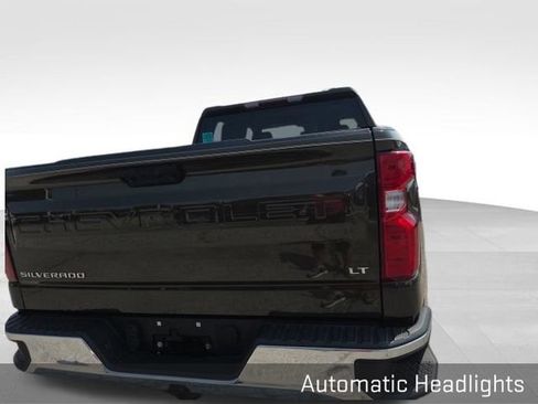 Used 2023 Chevrolet Silverado 1500 LT AWD/4WD image 7