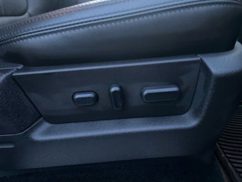 Used 2013 Ford F150 Platinum image 23