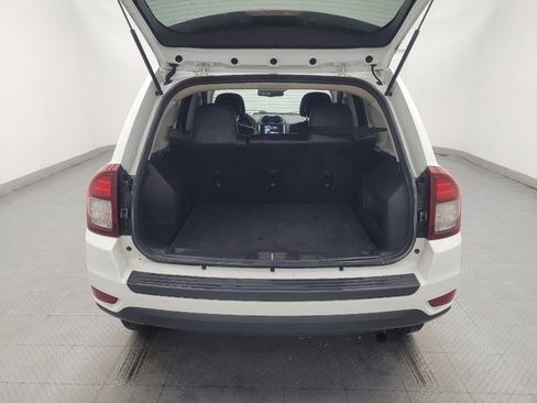Used 2017 Jeep Compass Latitude AWD/4WD image 29