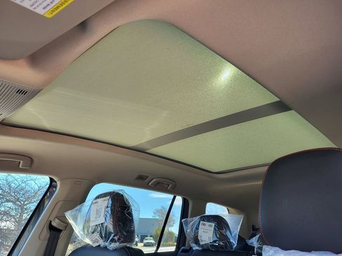 New 2026 Volkswagen Atlas Peak Edition image 12