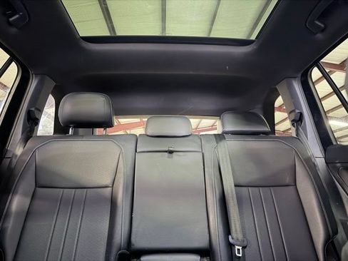 Used 2022 Volkswagen Tiguan SE R-Line AWD/4WD image 13