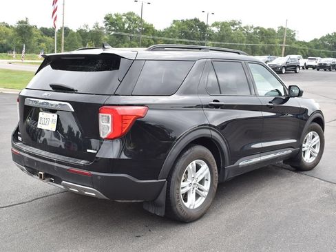 Used 2020 Ford Explorer XLT w/ Equipment Group 202A AWD/4WD image 4
