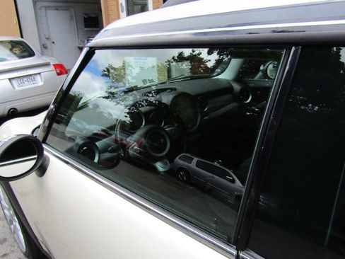 Used 2010 MINI Cooper Clubman S image 9