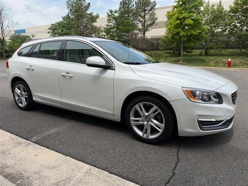 Used 2015 Volvo V60 T5 Premier FWD image 23