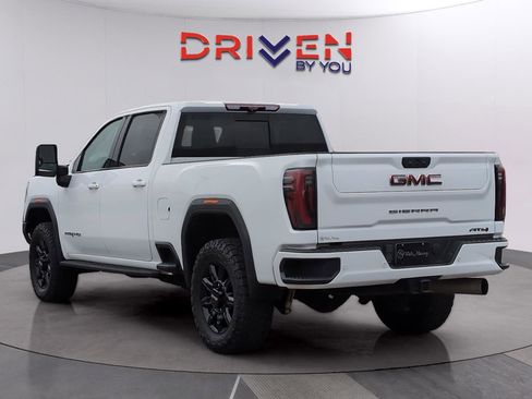 Used 2024 GMC Sierra 2500 AT4 w/ AT4 Premium Plus Package image 3