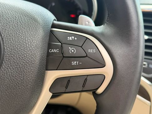 Used 2014 Jeep Grand Cherokee Limited w/ Luxury Group II AWD/4WD image 29