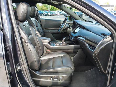 Used 2023 Cadillac XT4 Sport w/ Sun And Sound Package AWD/4WD image 22