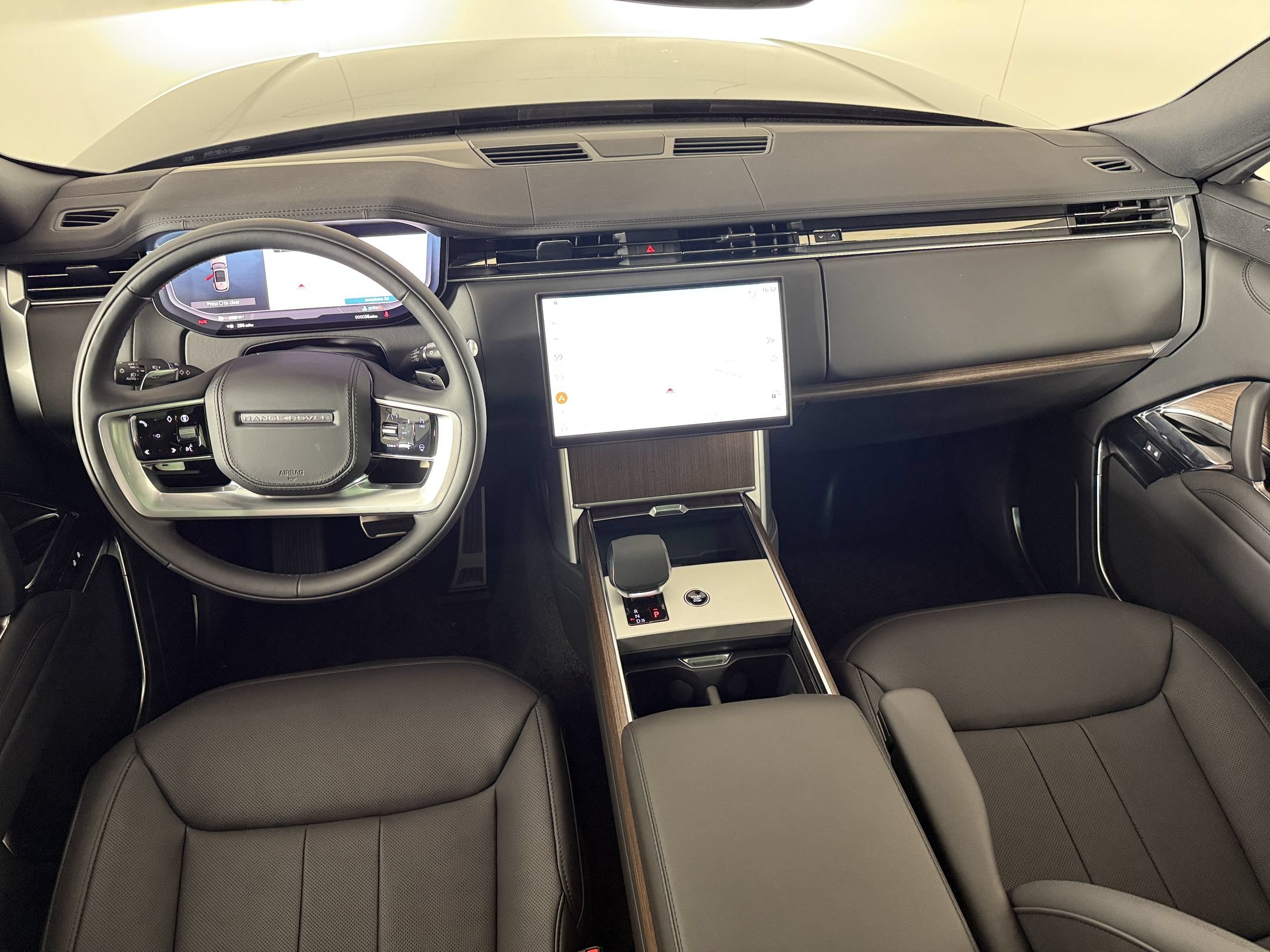 New 2026 Land Rover Range Rover SE AWD/4WD image 17