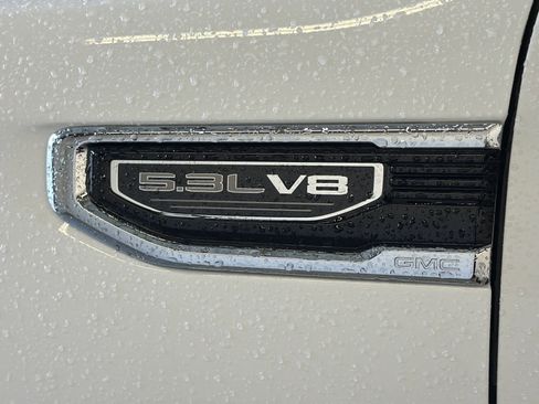 Used 2025 GMC Sierra 1500 SLT image 10