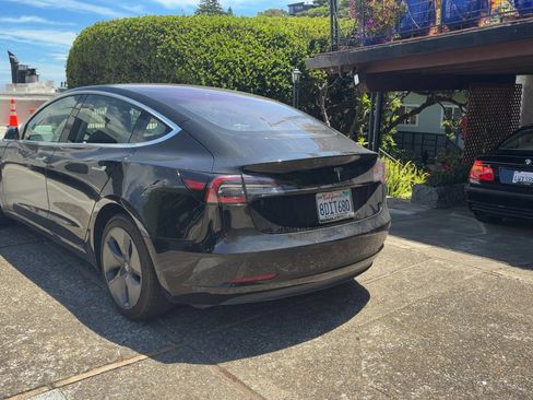Used 2018 Tesla Model 3 Long Range RWD image 4