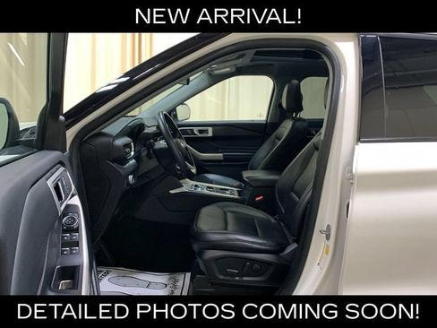 Used 2022 Ford Explorer XLT w/ Equipment Group 202A AWD/4WD image 31