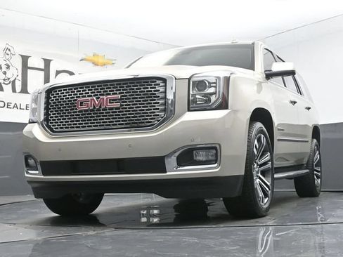 Used 2017 GMC Yukon Denali w/ Open Road Package AWD/4WD image 4