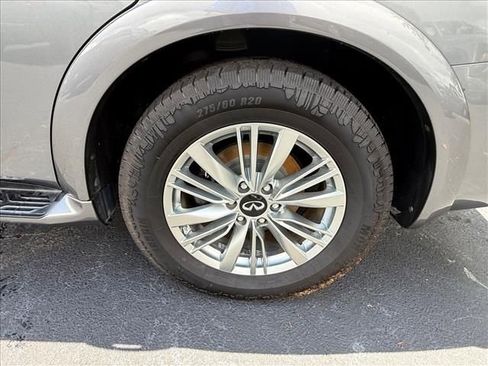 Used 2019 INFINITI QX80 Luxe w/ All-Season Package RWD image 16