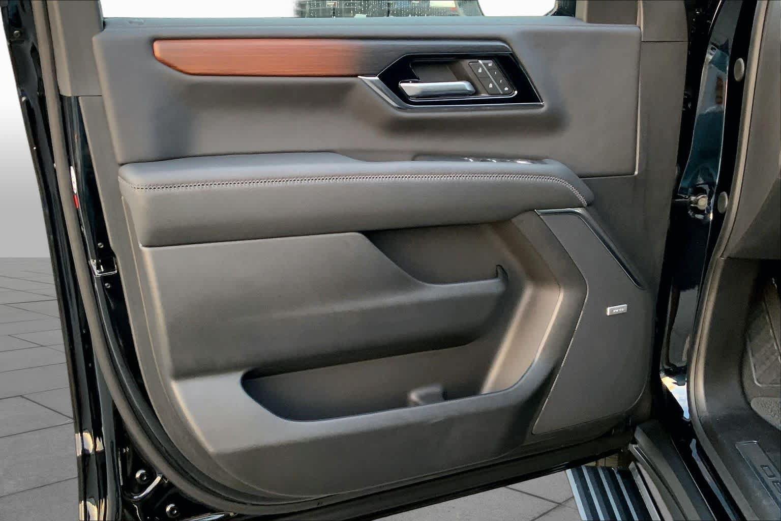 Used 2026 GMC Yukon Denali w/ Denali Reserve Package RWD image 19