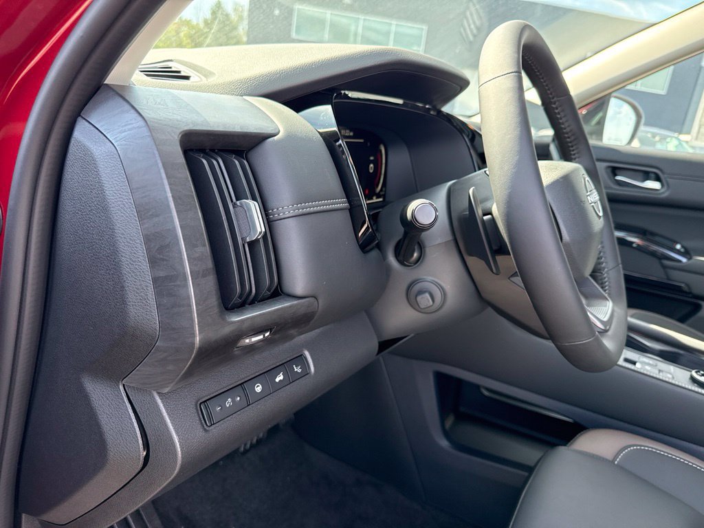 New 2026 Nissan Pathfinder Platinum AWD/4WD image 17