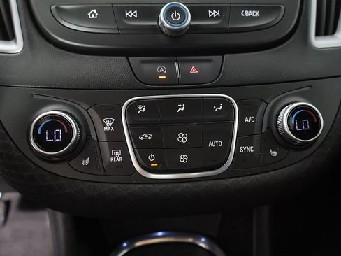 Used 2023 Chevrolet Malibu LT FWD image 41