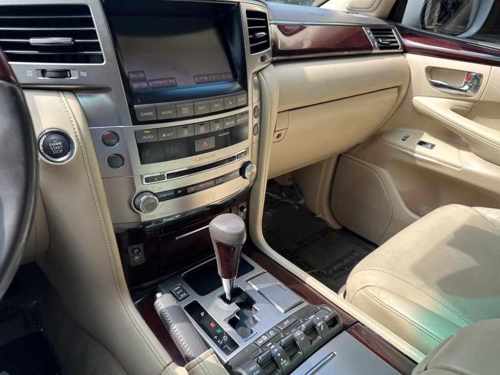 Used 2013 Lexus LX 570 4WD image 21