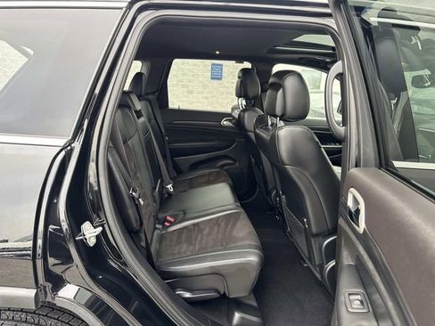 Used 2020 Jeep Grand Cherokee Laredo w/ Quick Order Package 2BN North image 12