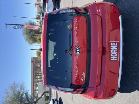 Used 2017 Kia Soul + FWD image 6