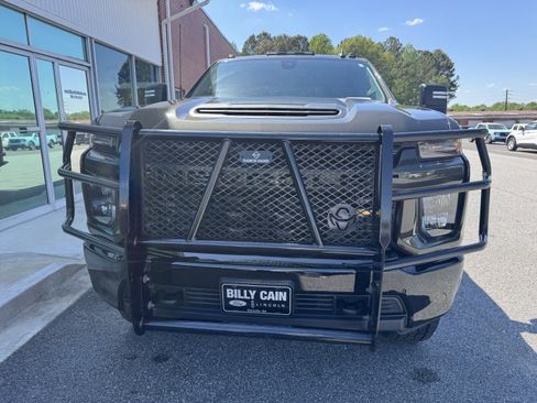 Used 2023 Chevrolet Silverado 2500 Custom w/ Custom Value Package image 4