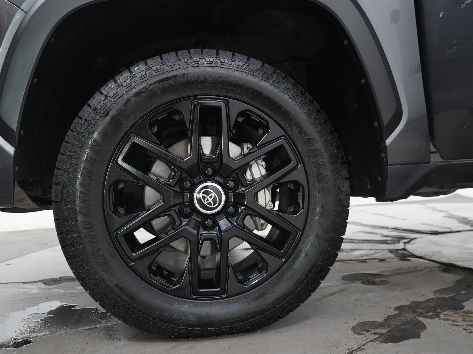 Used 2024 Toyota Tundra Limited AWD/4WD image 33