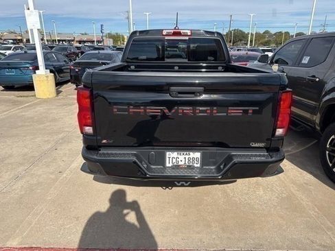Used 2023 Chevrolet Colorado Z71 w/ Z71 Convenience Package 2 image 7