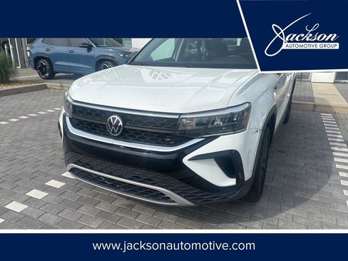 Used 2022 Volkswagen Taos S image 1