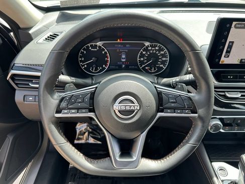 Used 2024 Nissan Altima 2.5 SR w/ SR Premium Package AWD/4WD image 15