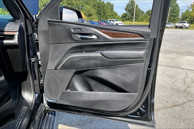Used 2023 Cadillac Escalade ESV Sport Platinum AWD/4WD image 29
