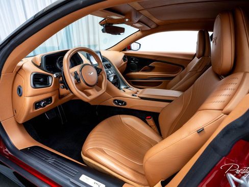 Used 2020 Aston Martin DB11 AMR image 32