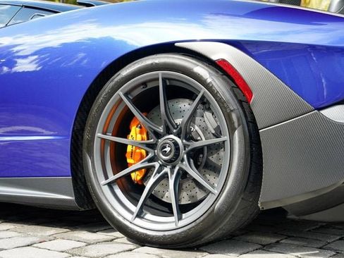 Used 2019 McLaren Senna image 47