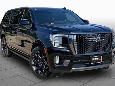 Used 2024 GMC Yukon XL Denali Ultimate AWD/4WD image 3