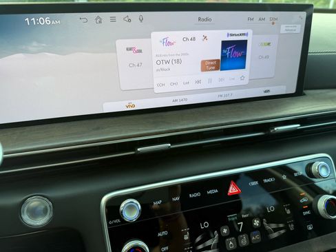 Used 2025 Genesis GV80 2.5T Advanced image 15