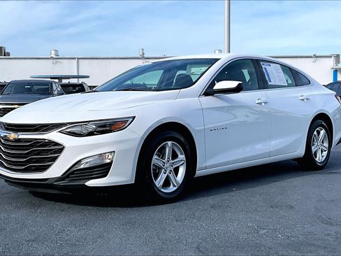 Certified 2024 Chevrolet Malibu LS image 2