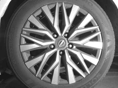 Used 2025 Nissan Altima 2.5 SV FWD image 14