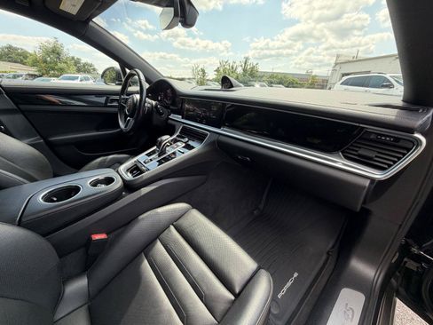 Used 2018 Porsche Panamera 4S AWD/4WD image 34