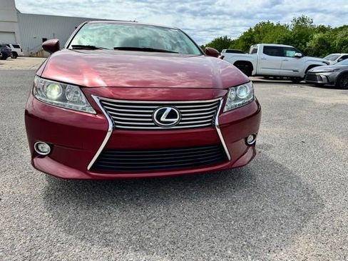 Used 2014 Lexus ES 350 w/ Luxury Package FWD image 4