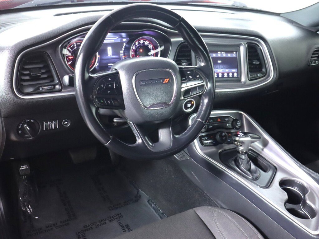 Used 2021 Dodge Challenger SXT RWD image 9