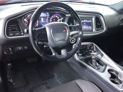 Used 2021 Dodge Challenger SXT RWD image 9