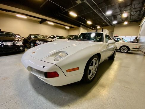 Used 1994 Porsche 928 GTS RWD image 5
