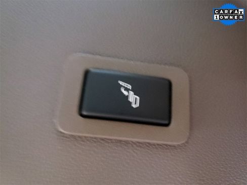 Used 2024 GMC Yukon XL Denali image 21