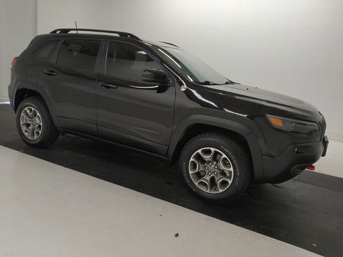 Used 2022 Jeep Cherokee Trailhawk w/ Trailer Tow Group AWD/4WD image 11